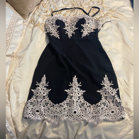 Haute Monde black cocktail dress w/ lace overlay S - Picture 2 of 14
